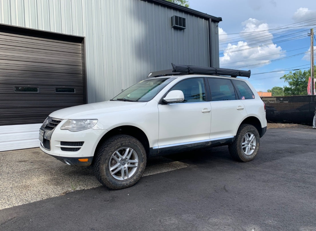 Gen 1: Cayenne/Touareg 2.5" Lift Kit (2002-2010)